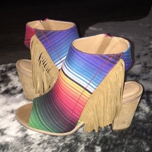 VERY VOLATILE SERAPE WEDGES